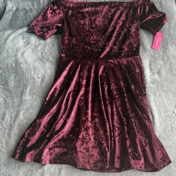 Juniors Velvet Off-Shoulder Dress in Deep Burgundy - Picture 1 of 4